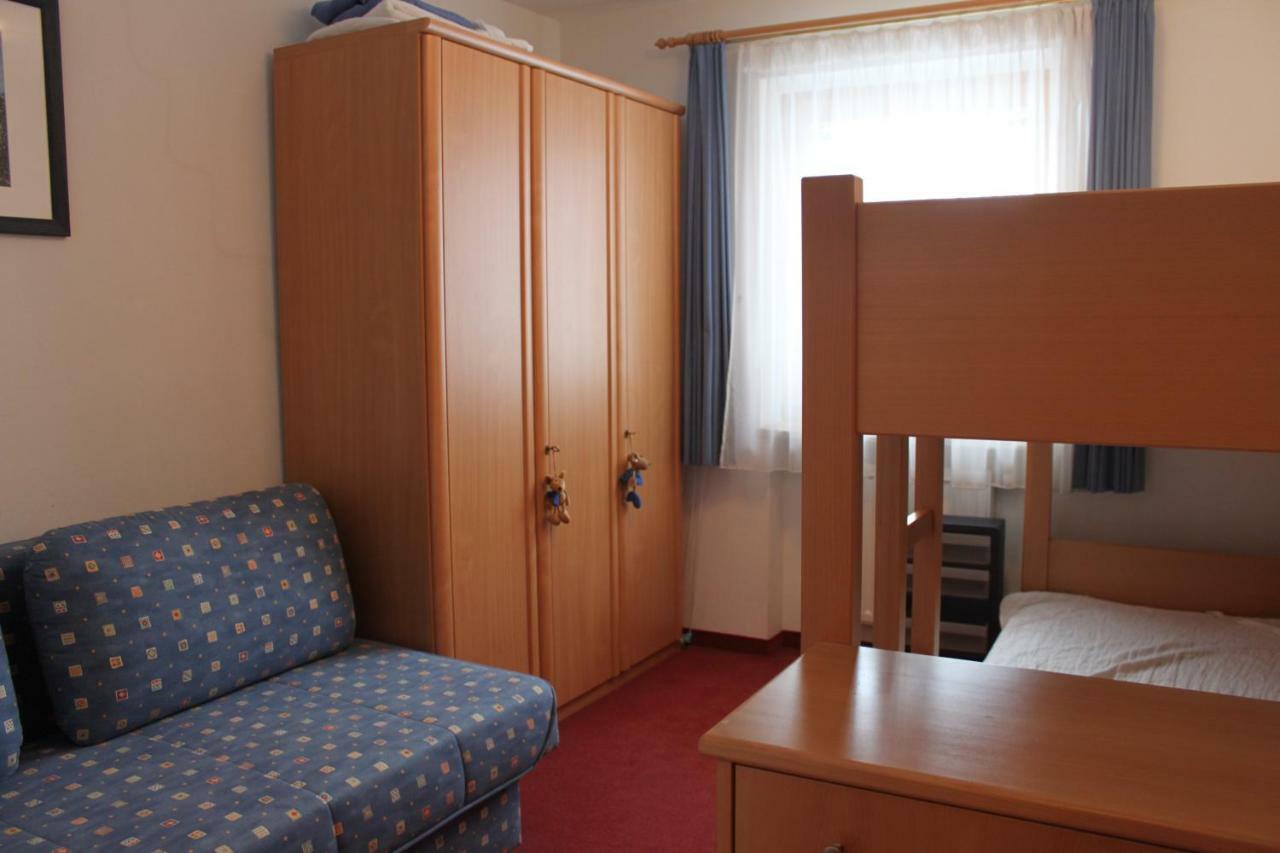 Ferienwohnungen Am Dorfplatz 克尼格利斯滕 外观 照片