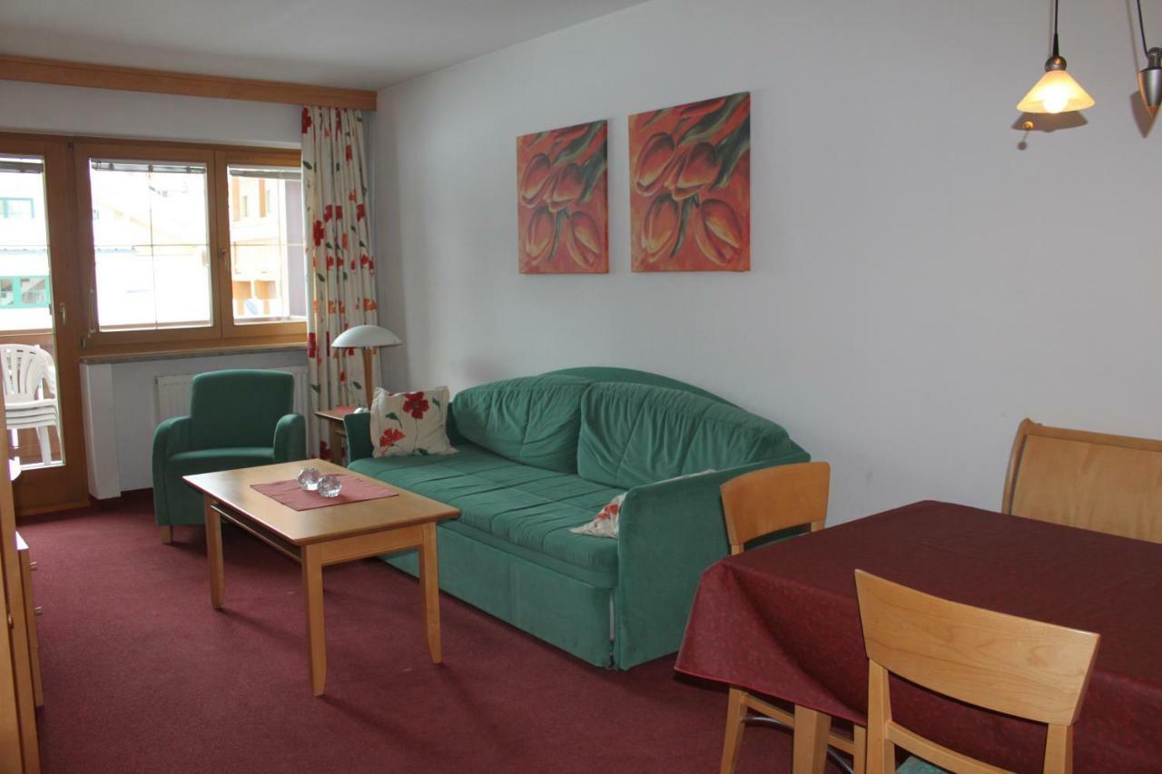 Ferienwohnungen Am Dorfplatz 克尼格利斯滕 外观 照片